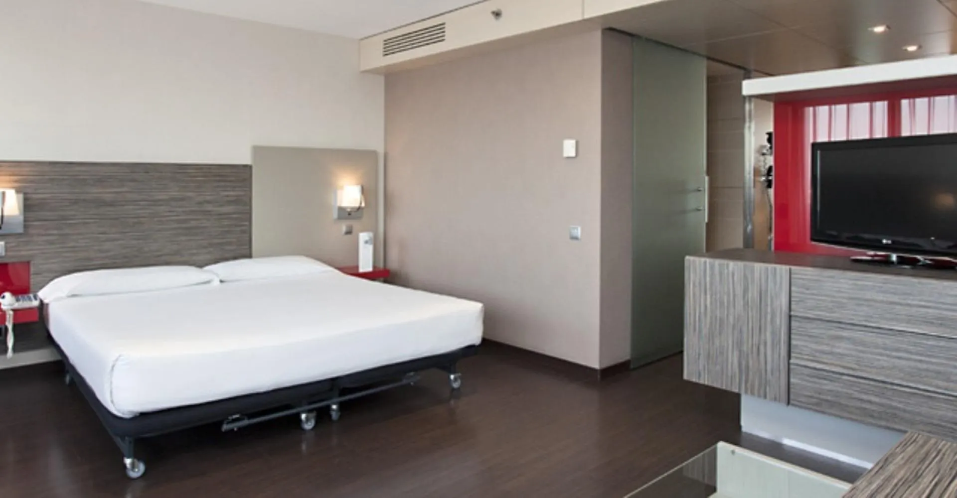Ilunion Barcelona Hotel 4*,  Spain