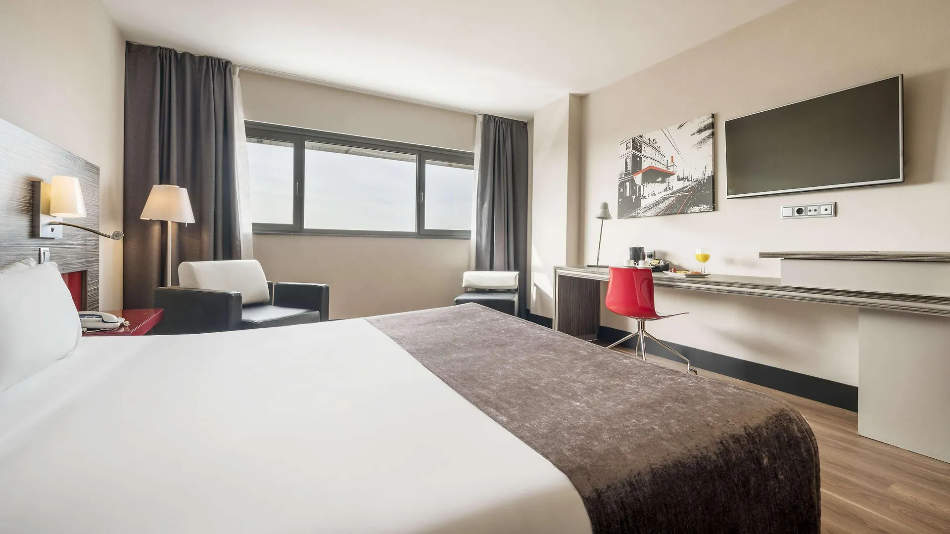 Ilunion Barcelona Hotel 4*,  Spain