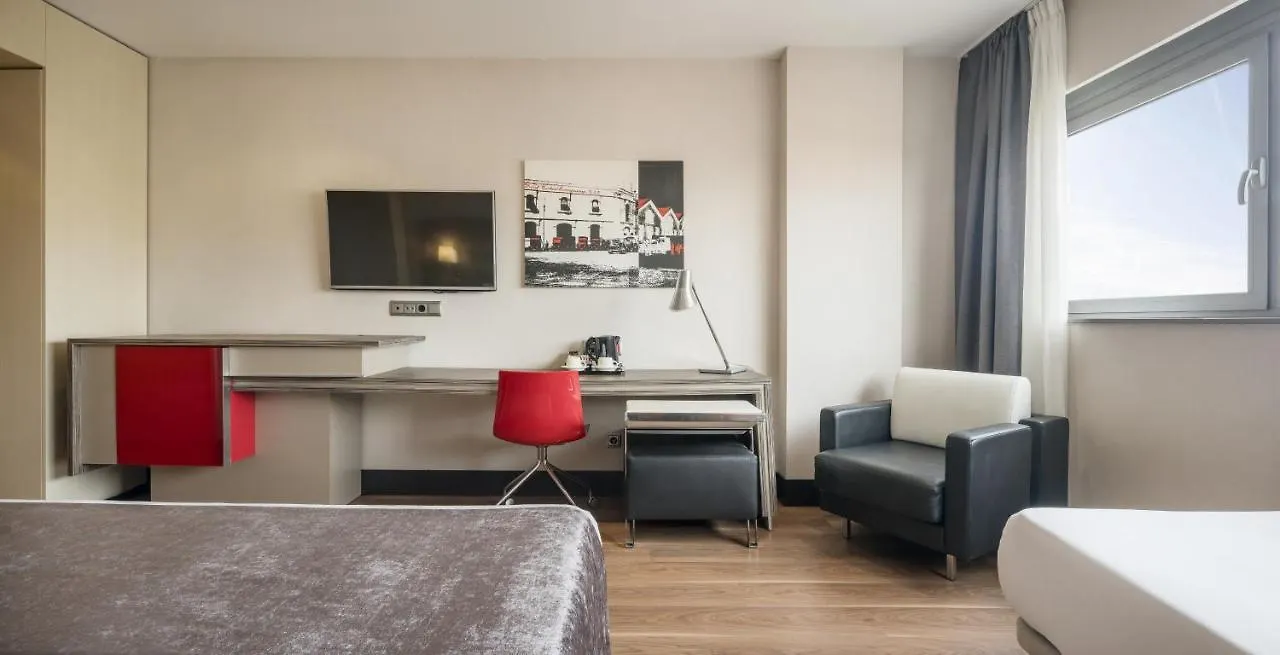 Ilunion Barcelona Hotel 4*,