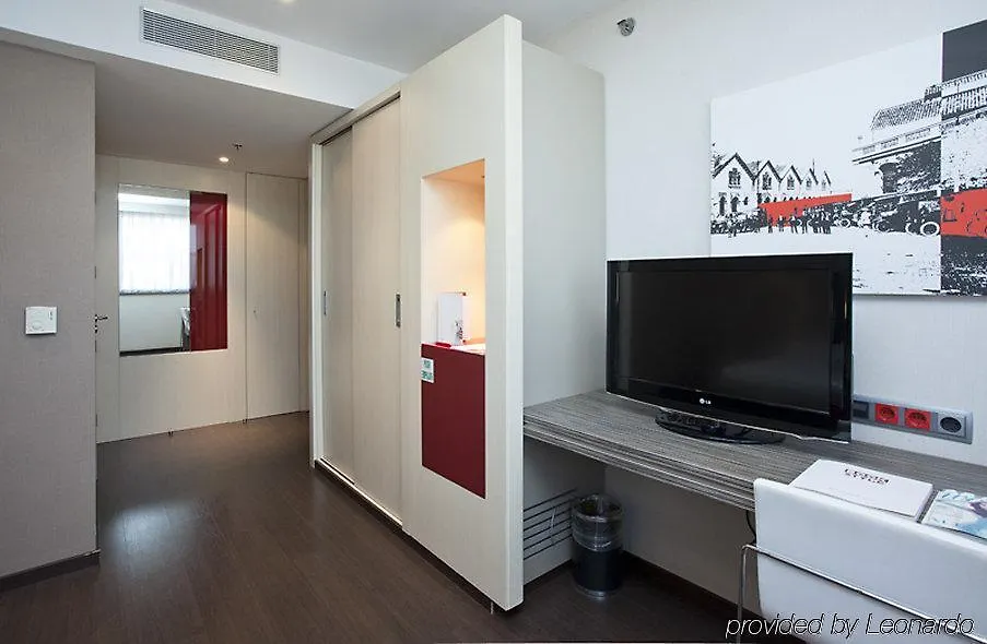 Ilunion Barcelona Hotel